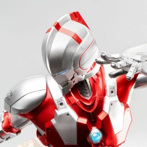 Ultraman vs Black King Ultraman 1/4 Statue by Pure Arts